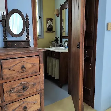 C & C _ Cycladic House With Endless Sea View 度假居 *