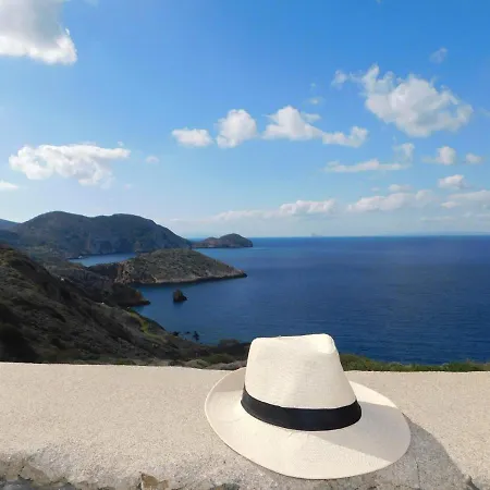 C & C _ Cycladic House With Endless Sea View Holiday home *