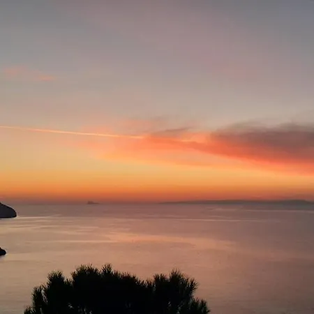 C & C _ Cycladic House With Endless Sea View 別荘 エルムポリ