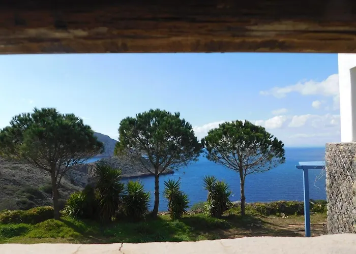 Дом отдыха C & C _ Cycladic House With Endless Sea View