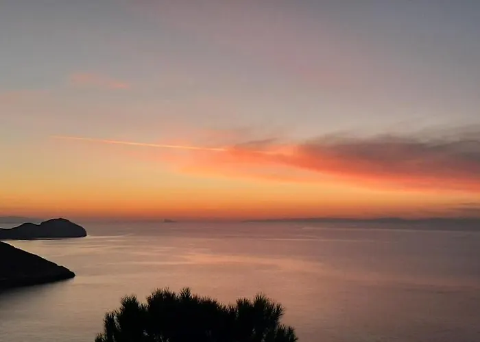 C & C _ Cycladic House With Endless Sea View Сasa de vacaciones Ermoupoli